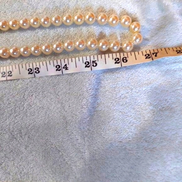 (3 for 12$) Long strand faux pearl necklace. - Picture 3 of 4